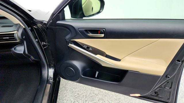 2017 Lexus IS IS Turbo w/ Navigation, Premium Pkg & Blind Spot Monitor - 23029852 - 27