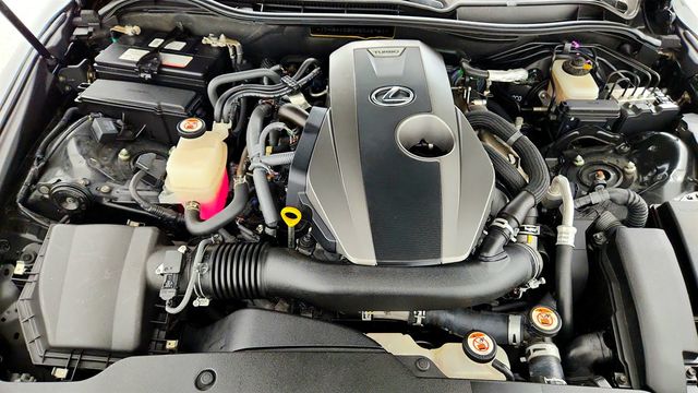 2017 Lexus IS IS Turbo w/ Navigation, Premium Pkg & Blind Spot Monitor - 23029852 - 28
