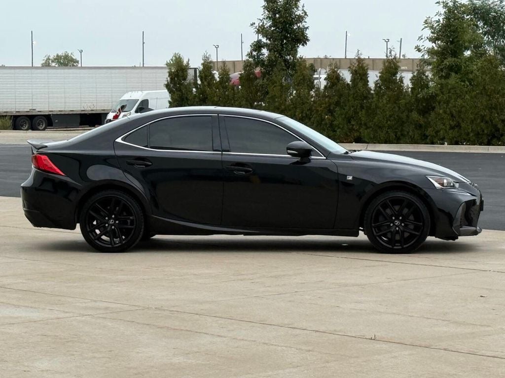 2017 Lexus IS 300 AWD photo 4