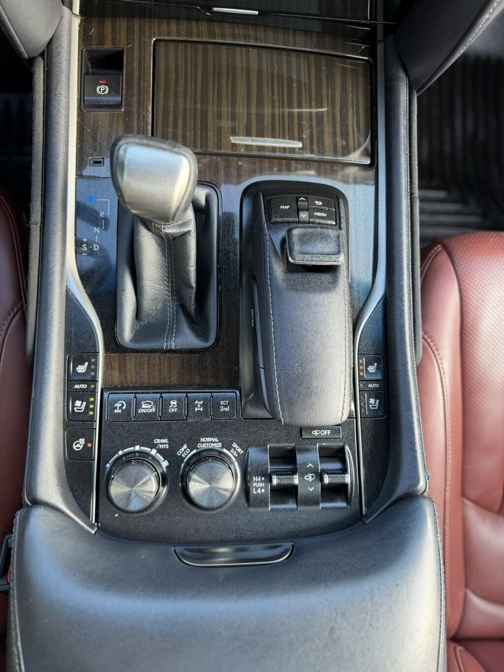 Lexus LX photo 17