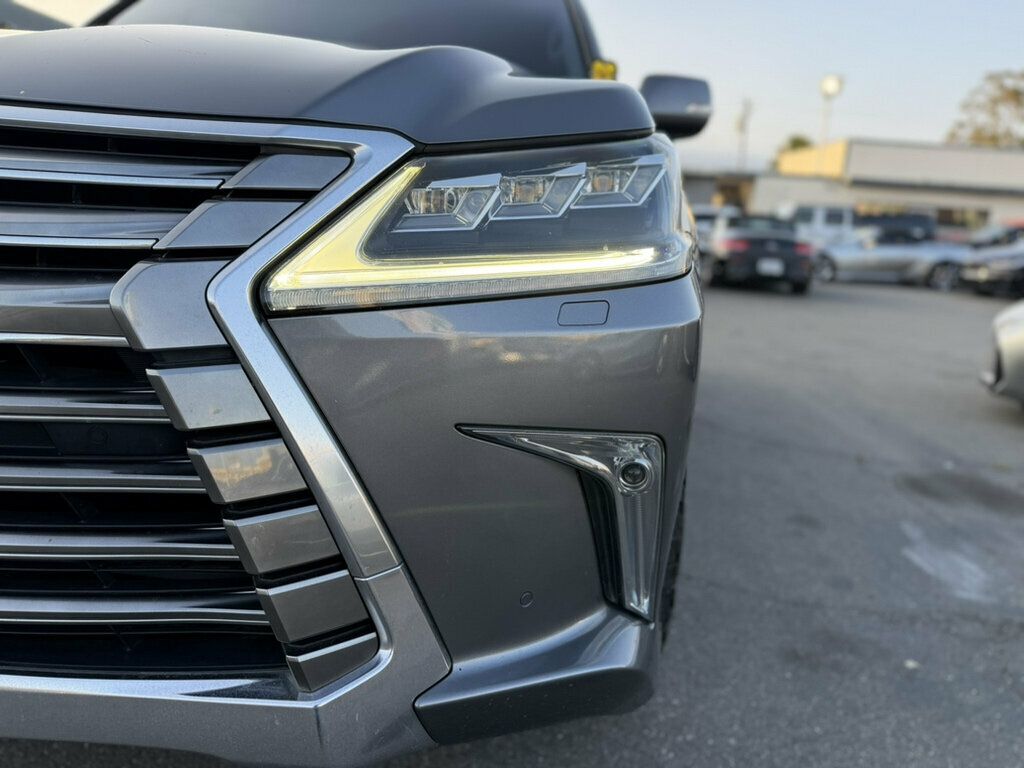 Lexus LX photo 27
