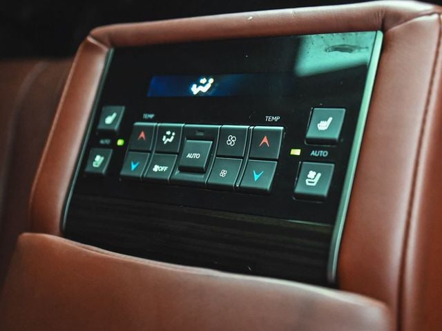 2017 Lexus LX 570 - 23017093 - 32