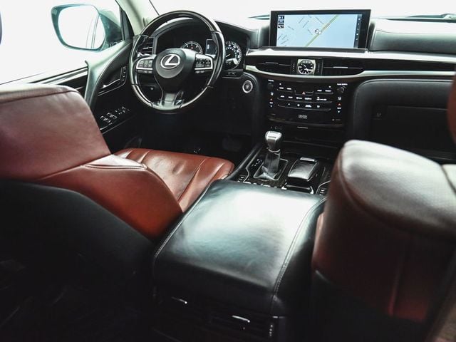 2017 Lexus LX 570 - 23017093 - 33