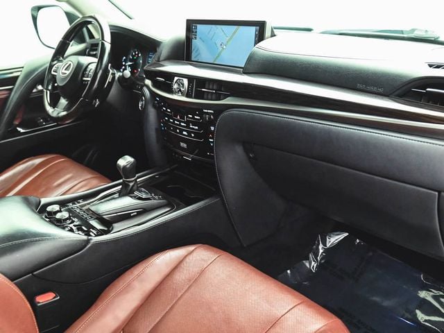 2017 Lexus LX 570 - 23017093 - 35