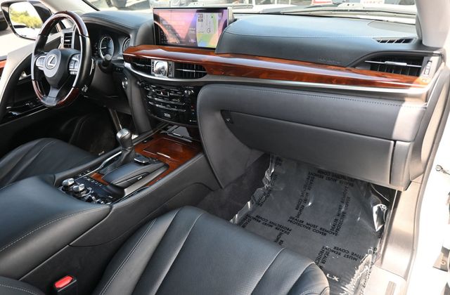 2017 Lexus LX LX 570 4WD Luxury Package Rear Seat Entertainment System  - 23062912 - 11