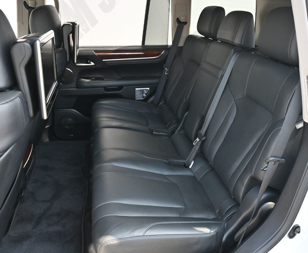 Lexus LX photo 18