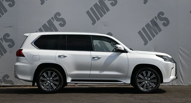 2017 Lexus LX LX 570 4WD Luxury Package Rear Seat Entertainment System  - 23062912 - 3