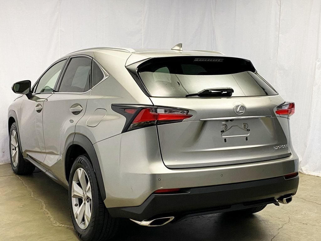 2017 Lexus NX 200t Luxury photo 3