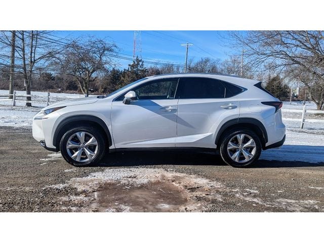 2017 Lexus NX 200t photo 4