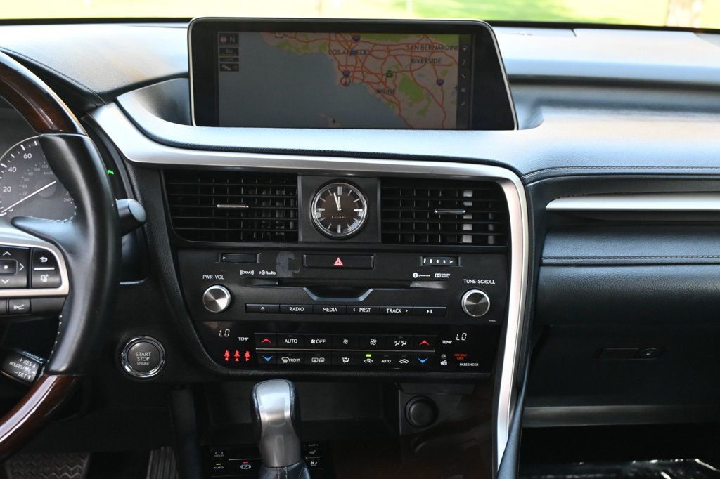 Lexus RX photo 10