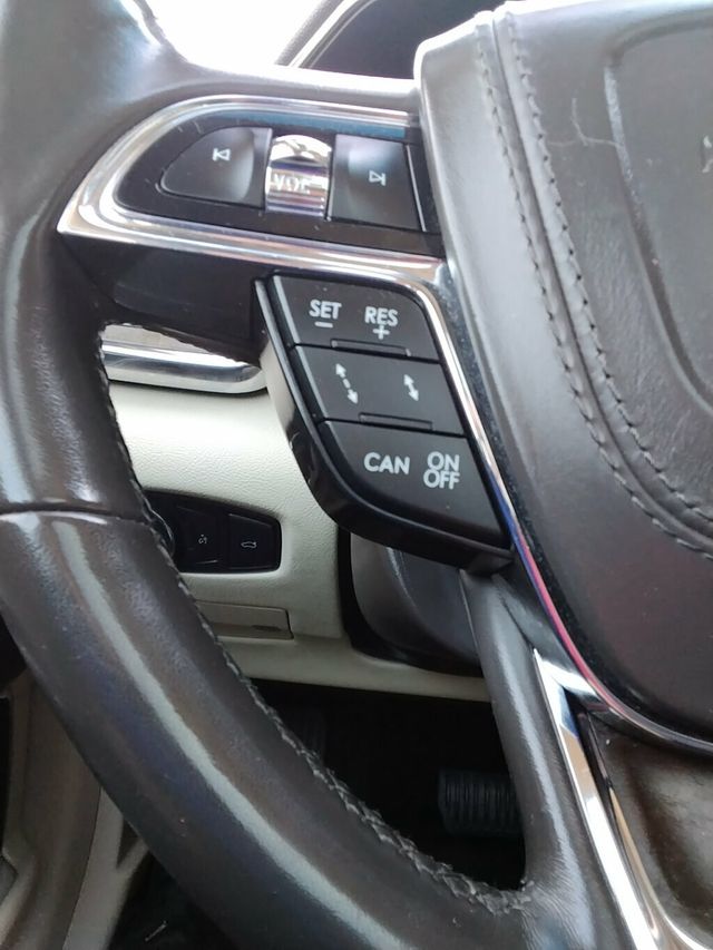 2017 Lincoln Continental Reserve AWD - 22986351 - 12