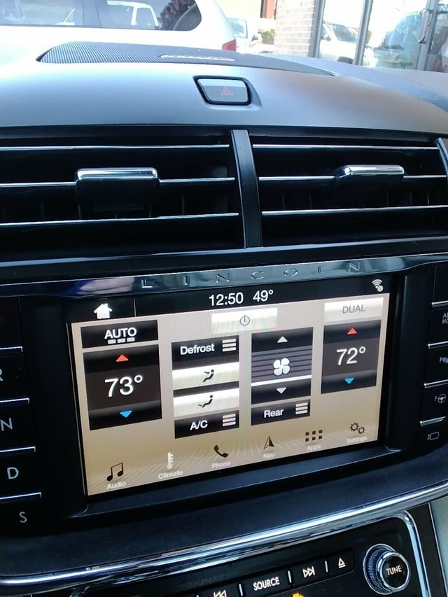 2017 Lincoln Continental Reserve AWD - 22986351 - 15