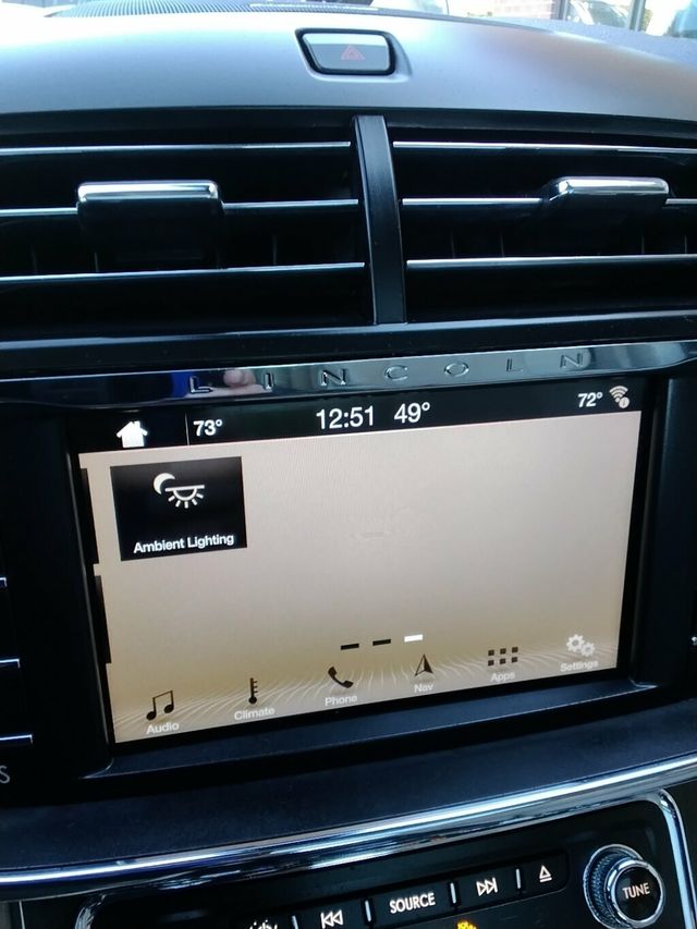 2017 Lincoln Continental Reserve AWD - 22986351 - 18