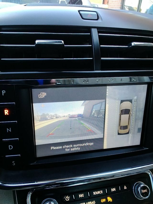 2017 Lincoln Continental Reserve AWD - 22986351 - 21