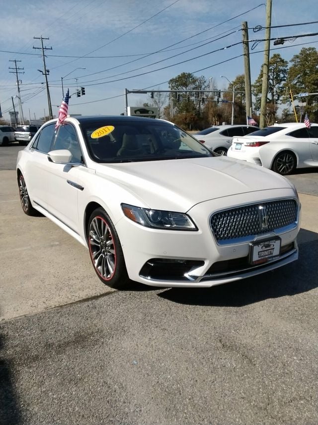 2017 Lincoln Continental Reserve AWD - 22986351 - 4