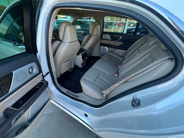 2017 Lincoln Continental Reserve AWD - 22947825 - 11