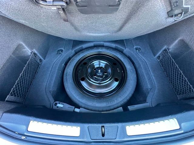 2017 Lincoln Continental Reserve AWD - 22947825 - 14