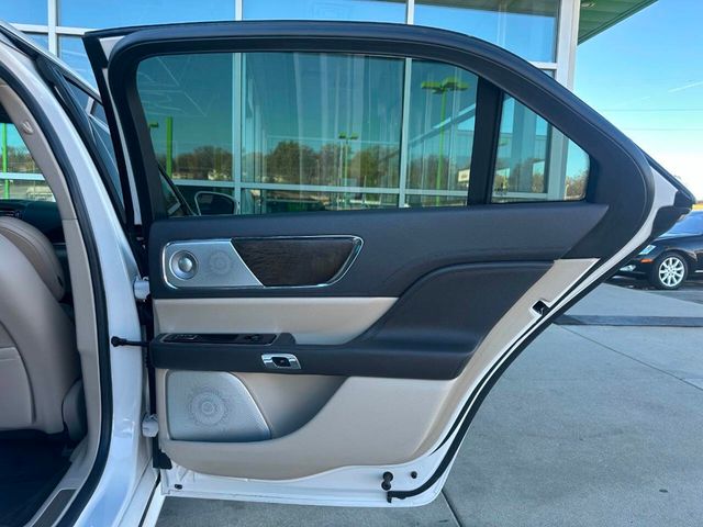 2017 Lincoln Continental Reserve AWD - 22947825 - 22