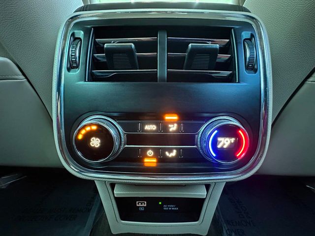 2017 Lincoln Continental Reserve AWD - 22947825 - 26