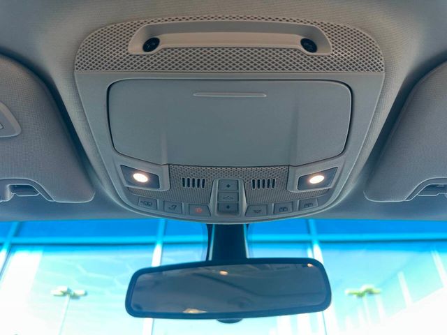 2017 Lincoln Continental Reserve AWD - 22947825 - 27