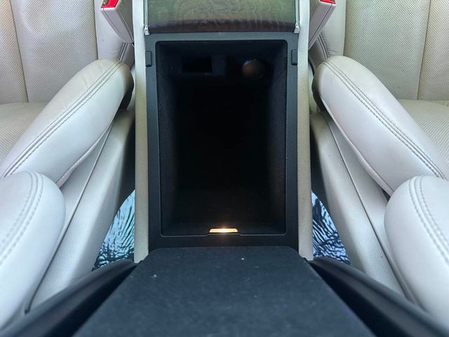 2017 Lincoln Continental Reserve AWD - 22947825 - 32