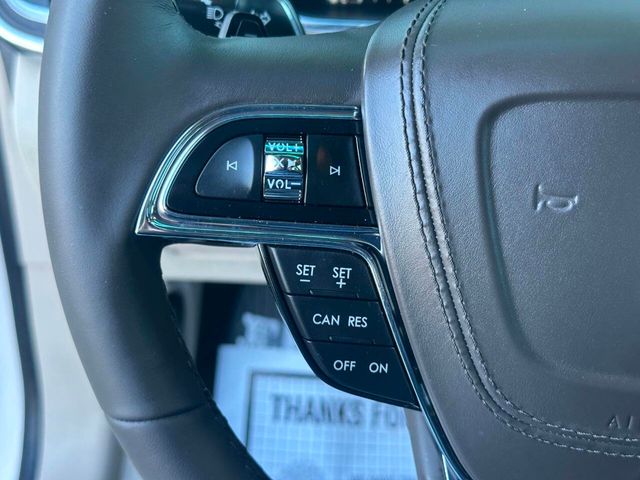 2017 Lincoln Continental Reserve AWD - 22947825 - 37