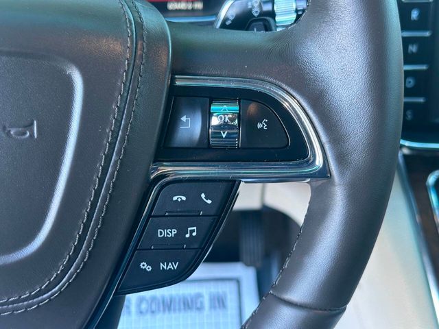 2017 Lincoln Continental Reserve AWD - 22947825 - 38