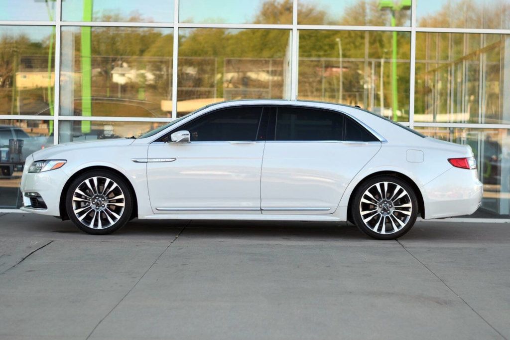 2017 Lincoln Continental Reserve photo 2