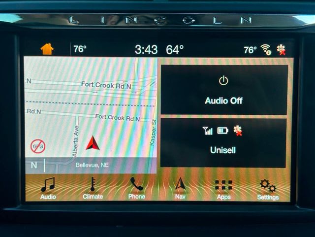 2017 Lincoln Continental Reserve AWD - 22947825 - 40