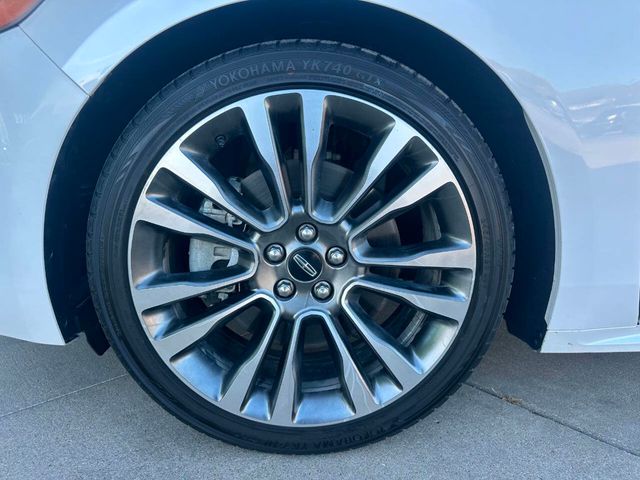 2017 Lincoln Continental Reserve AWD - 22947825 - 47