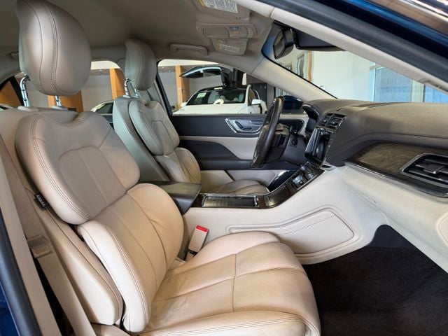 2017 Lincoln Continental Select FWD - 23039536 - 22