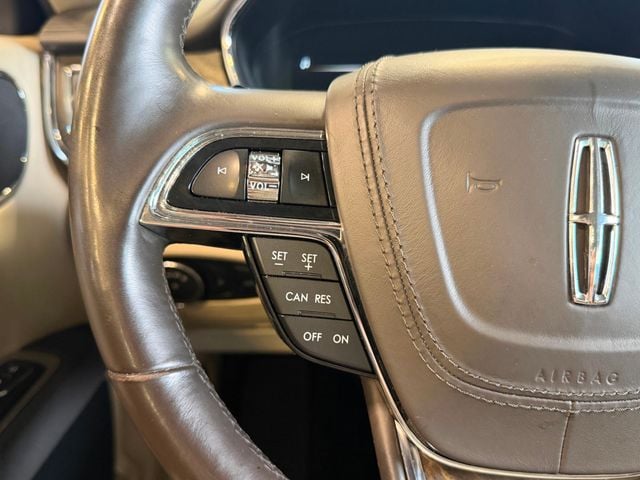 2017 Lincoln Continental Select FWD - 23039536 - 24