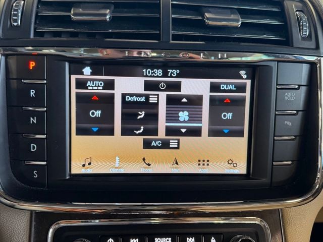 2017 Lincoln Continental Select FWD - 23039536 - 28