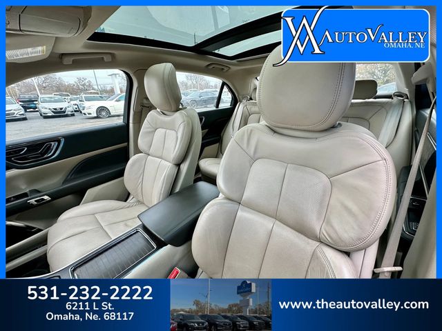 2017 Lincoln Continental Select Sedan 4D - 22939061 - 12