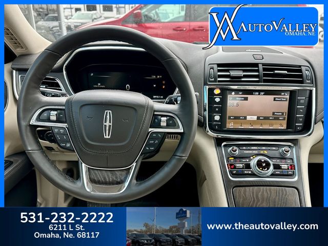 2017 Lincoln Continental Select Sedan 4D - 22939061 - 28
