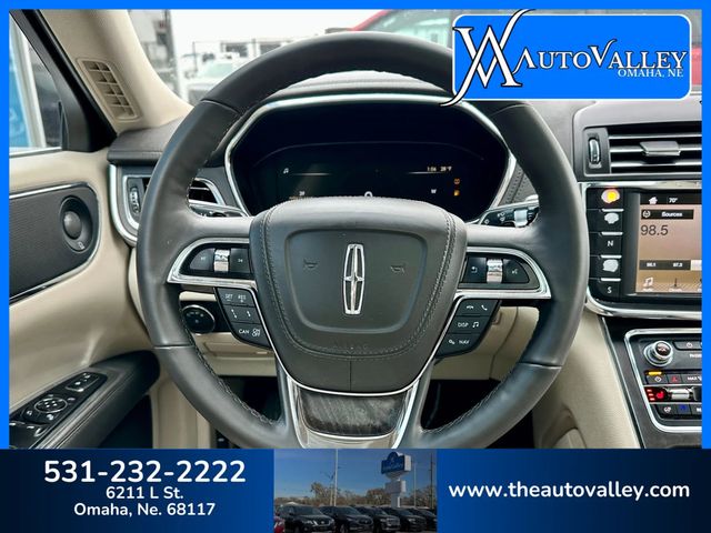 2017 Lincoln Continental Select Sedan 4D - 22939061 - 29