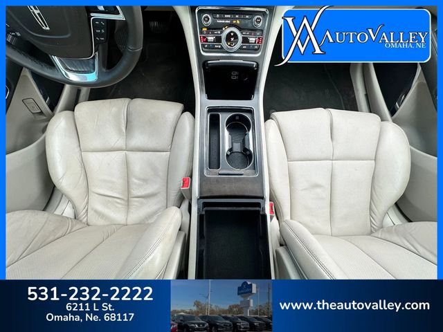 2017 Lincoln Continental Select Sedan 4D - 22939061 - 33