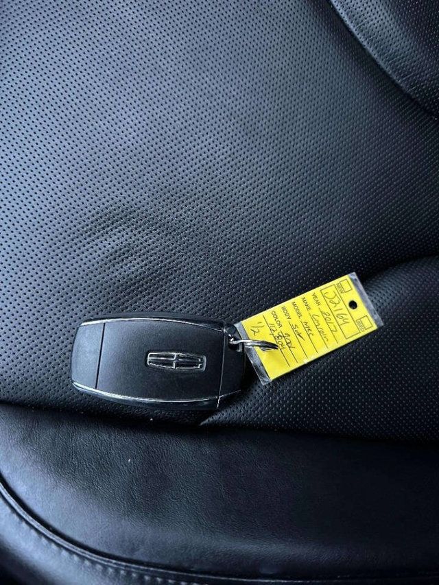 2017 Lincoln MKC Reserve AWD - 22974790 - 33