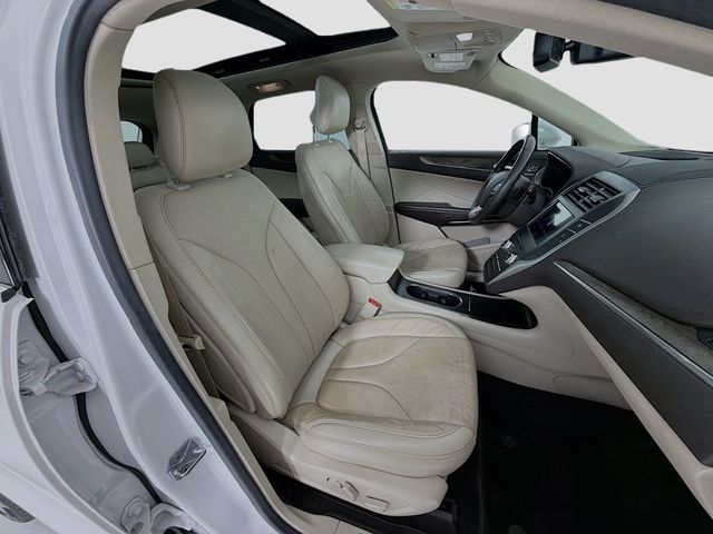 2017 Lincoln MKC Reserve AWD - 23001505 - 28