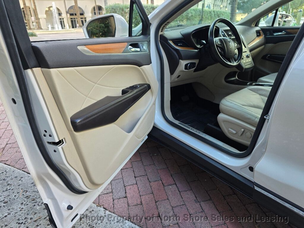 2017 Lincoln MKC Select AWD - 22938610 - 45