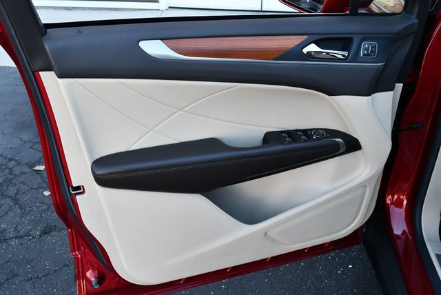 2017 Lincoln MKC Select FWD SUV W/Select Plus Package - 22978876 - 10