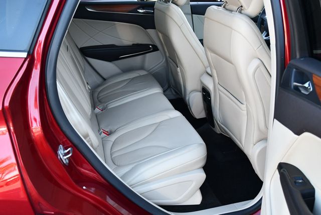 2017 Lincoln MKC Select FWD SUV W/Select Plus Package - 22978876 - 17