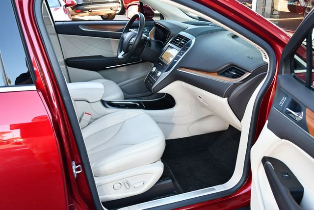 2017 Lincoln MKC Select FWD SUV W/Select Plus Package - 22978876 - 18