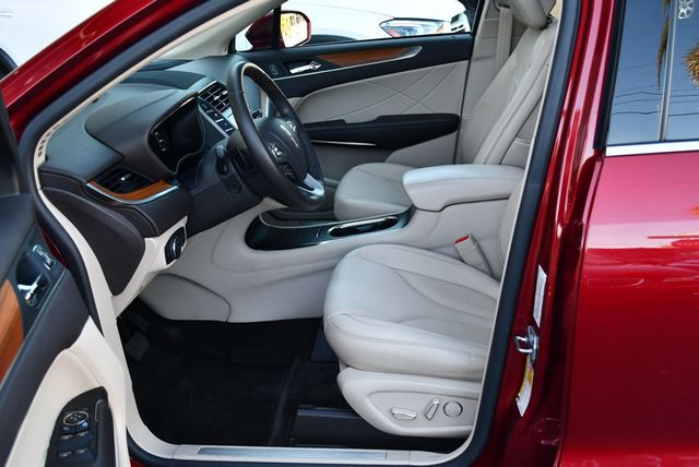 2017 Lincoln MKC Select FWD SUV W/Select Plus Package - 22978876 - 43