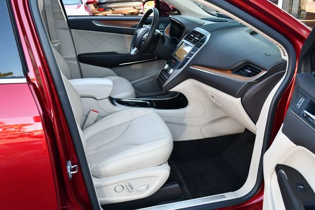 2017 Lincoln MKC Select FWD SUV W/Select Plus Package - 22978876 - 44