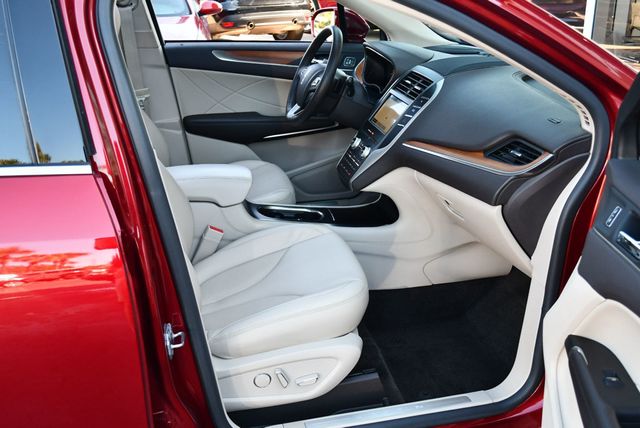 2017 Lincoln MKC Select FWD SUV W/Select Plus Package - 22978876 - 45