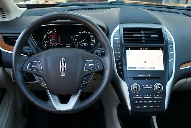 2017 Lincoln MKC Select FWD SUV W/Select Plus Package - 22978876 - 47