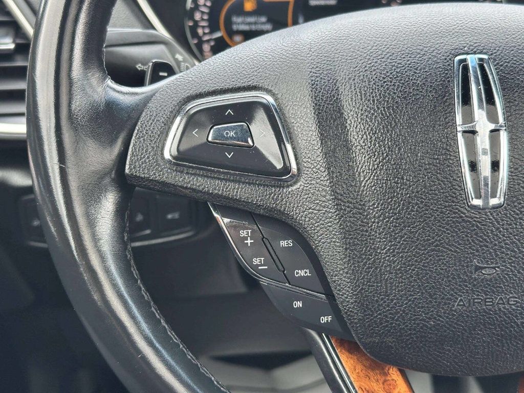 2017 Lincoln MKX Reserve AWD - 23023828 - 30