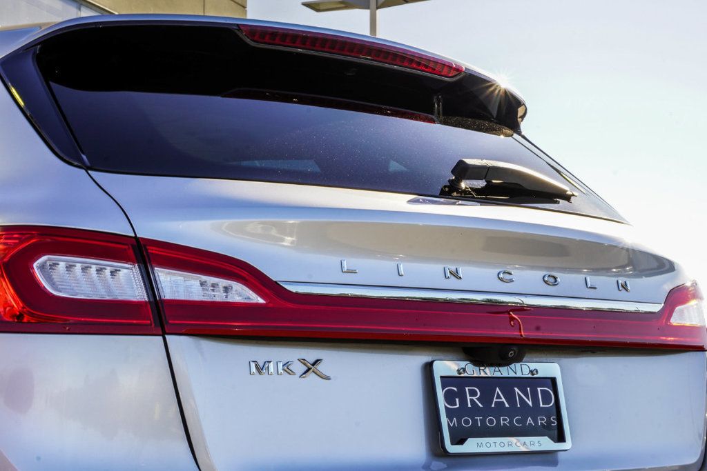 Lincoln MKX photo 14