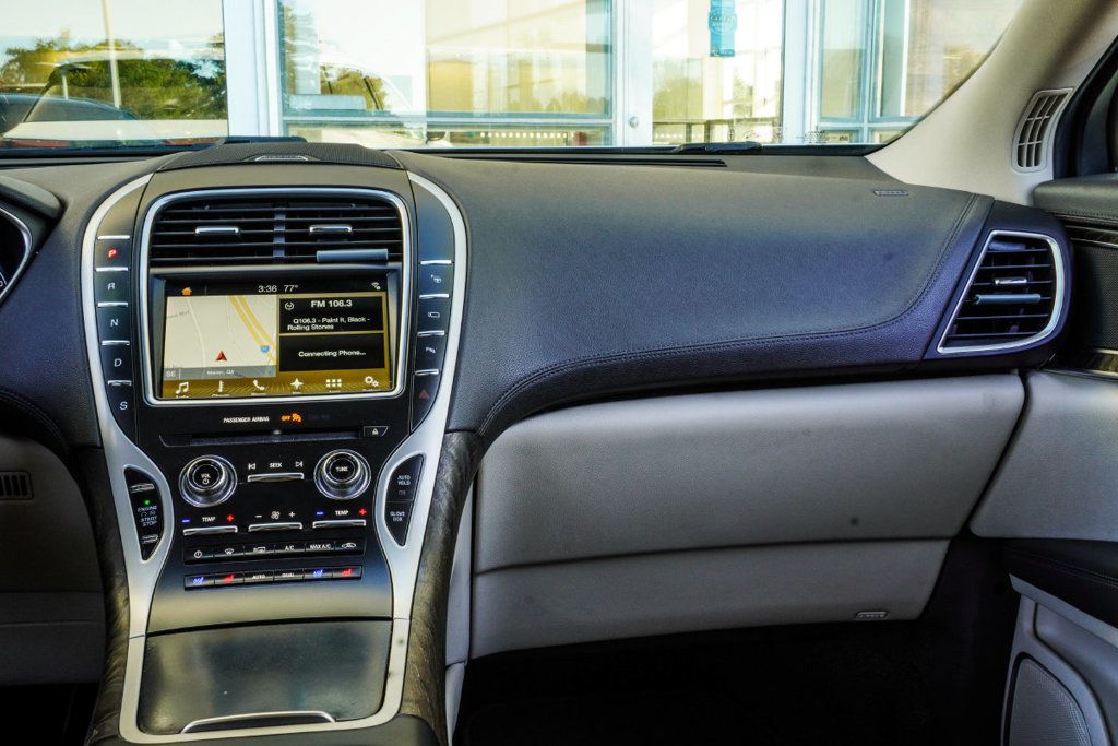 Lincoln MKX photo 19